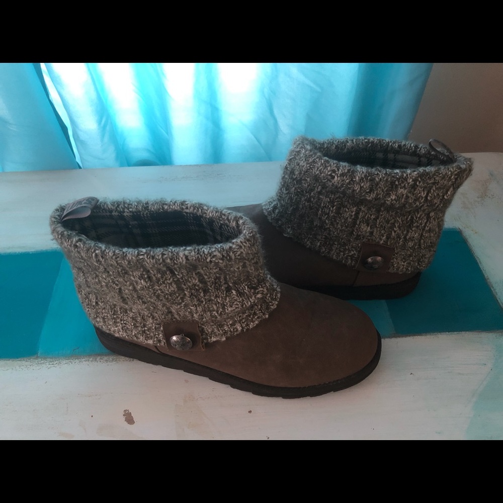 Musk Luks sweater cuff booties